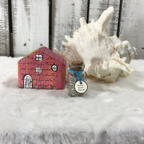 Little Wooden House by the Beach Handmade Painted - Picture 3 of 13